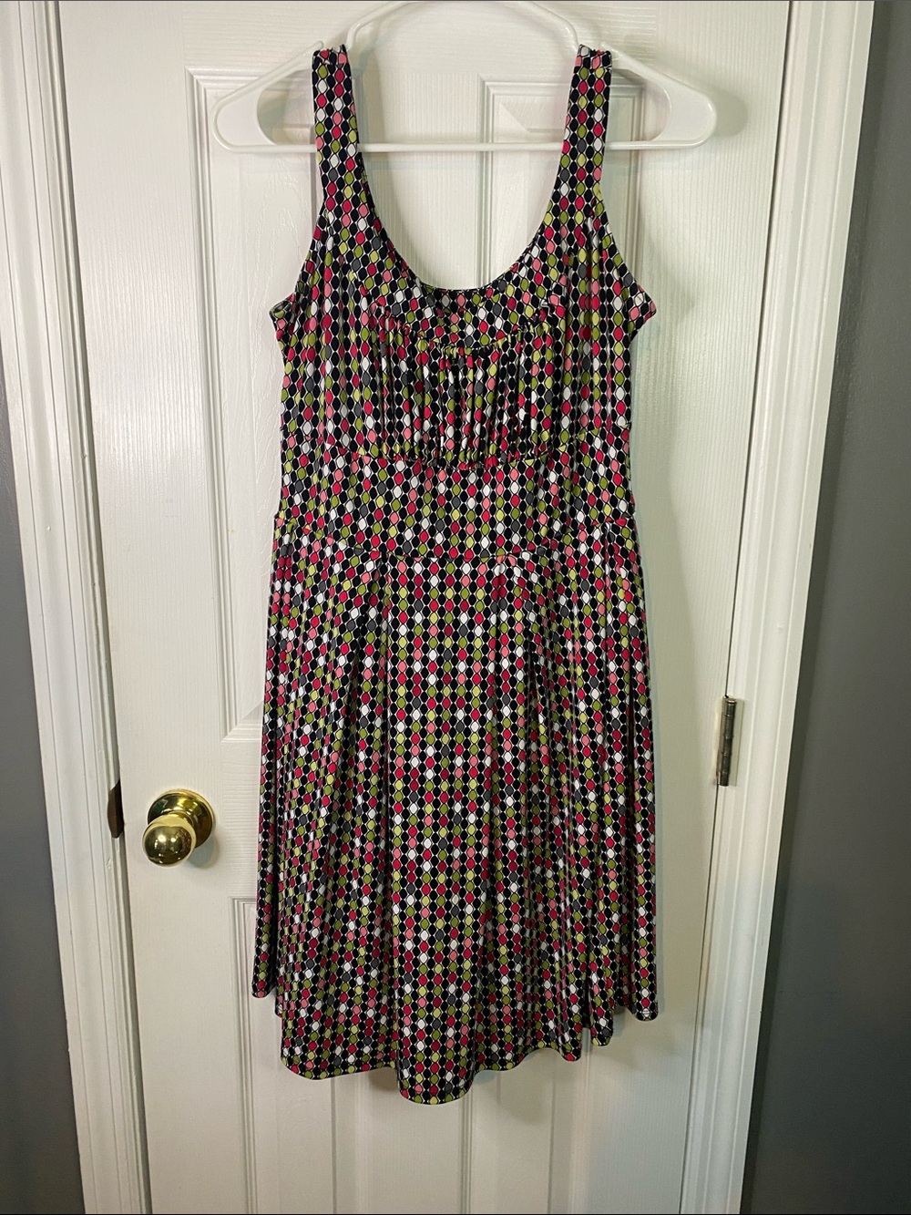East 5th Pink, Black & Green Sleeveless Pattern Size Petite Small MIDI.